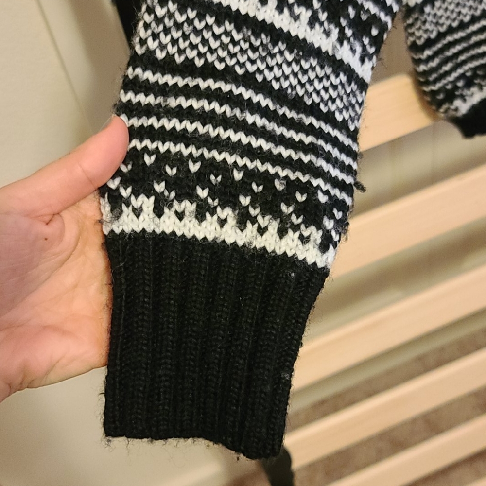 Winter sweater - Picture 2 of 7